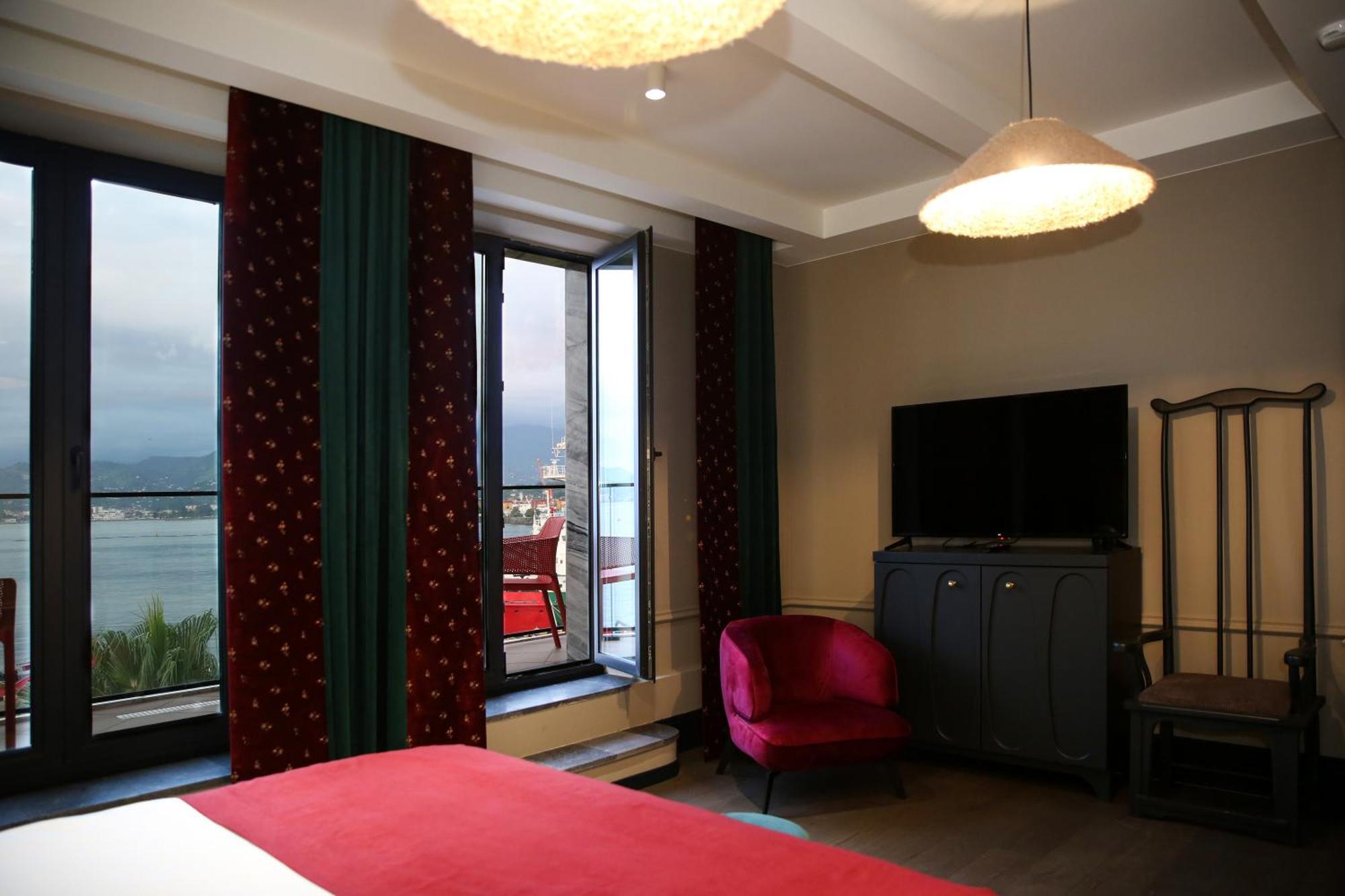 Hotel Retro باتومي المظهر الخارجي الصورة